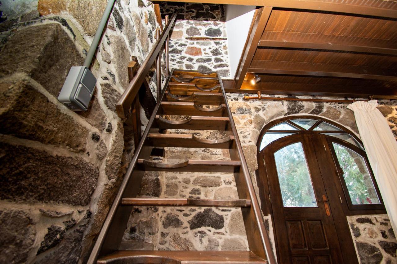 شقة Plousiadi΄S Stone House Skála المظهر الخارجي الصورة