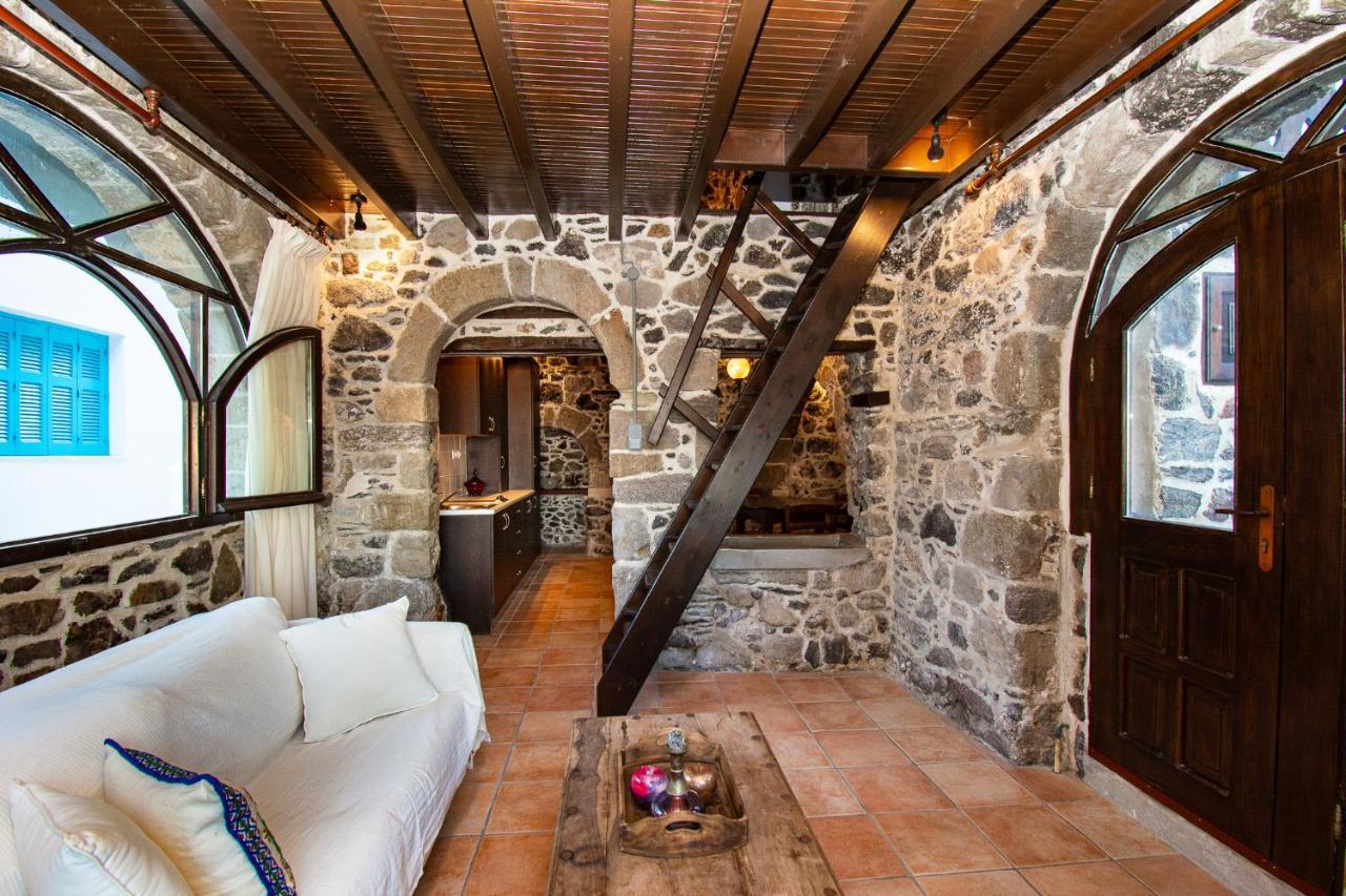 شقة Plousiadi΄S Stone House Skála المظهر الخارجي الصورة