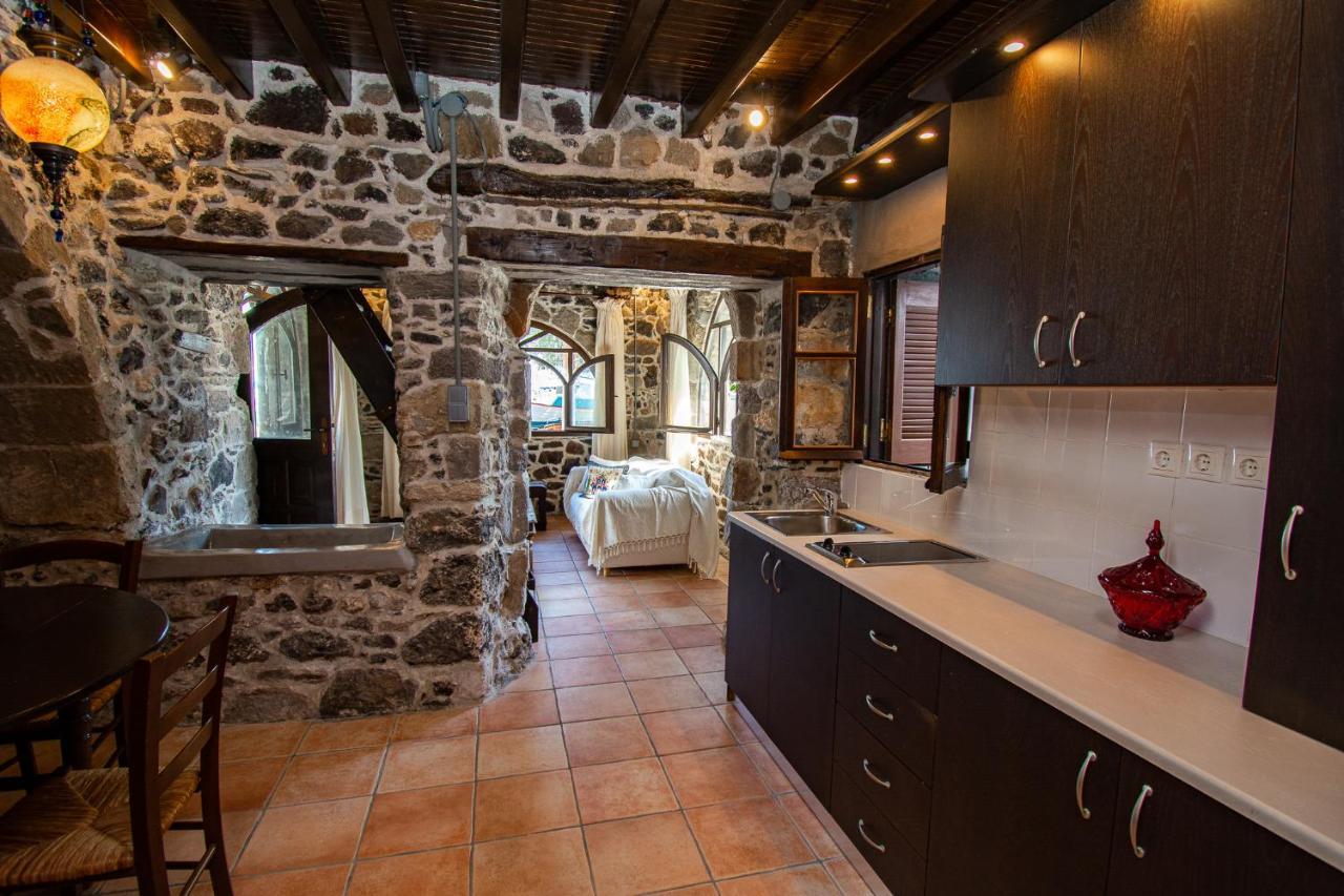 شقة Plousiadi΄S Stone House Skála المظهر الخارجي الصورة