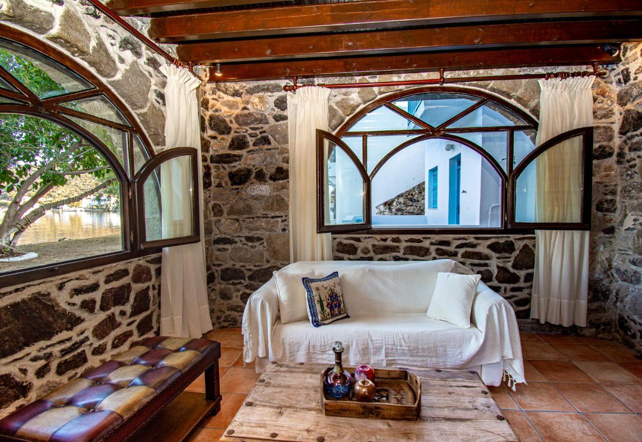 شقة Plousiadi΄S Stone House Skála المظهر الخارجي الصورة