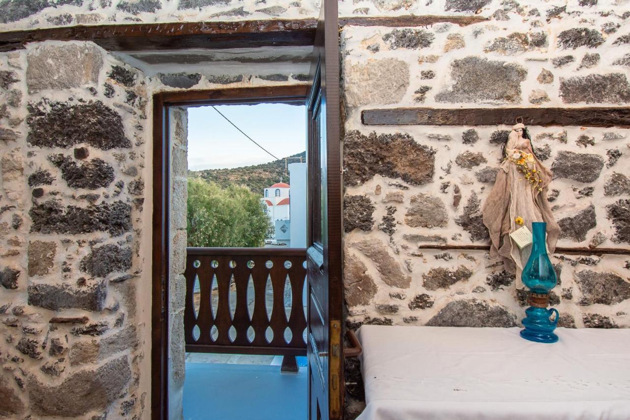 شقة Plousiadi΄S Stone House Skála المظهر الخارجي الصورة