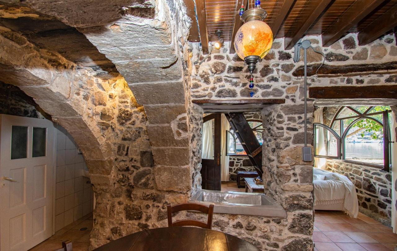 شقة Plousiadi΄S Stone House Skála المظهر الخارجي الصورة