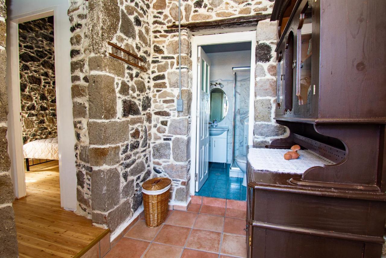شقة Plousiadi΄S Stone House Skála المظهر الخارجي الصورة