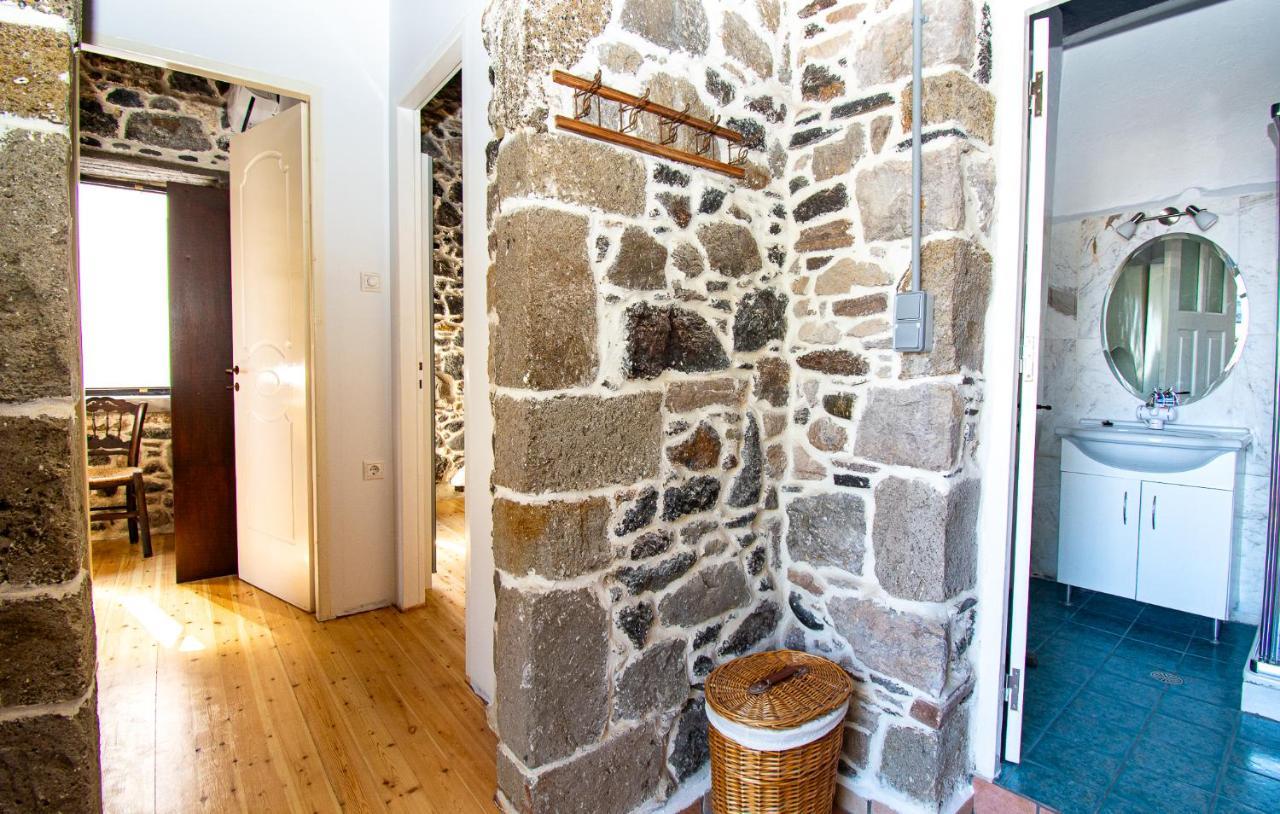 شقة Plousiadi΄S Stone House Skála المظهر الخارجي الصورة
