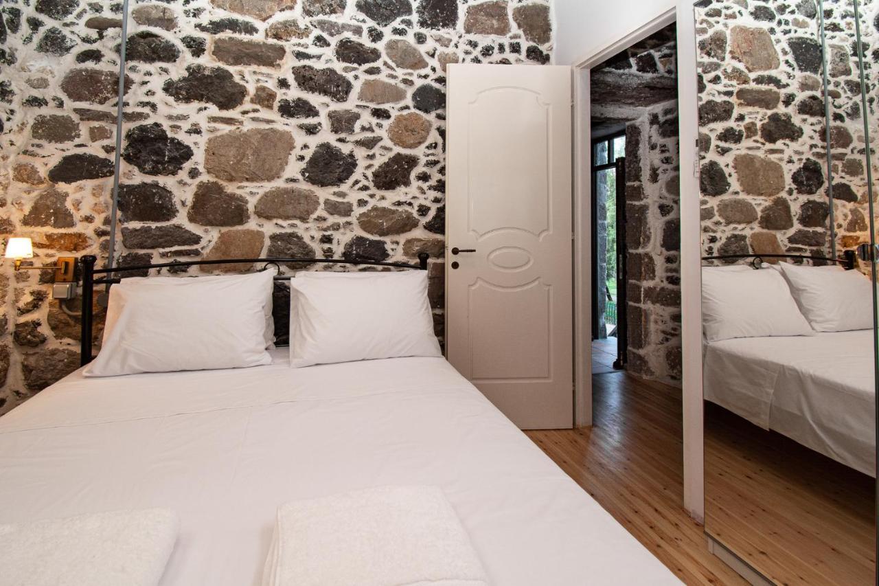 شقة Plousiadi΄S Stone House Skála المظهر الخارجي الصورة